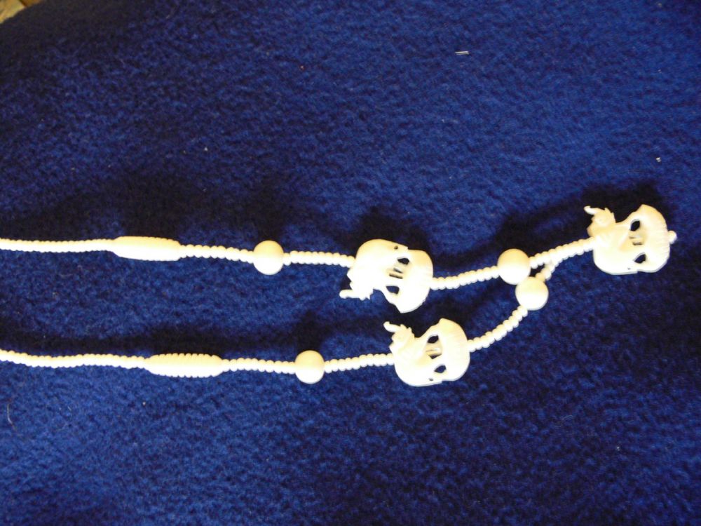 Kamelknochenketten, filigran geschnitzt