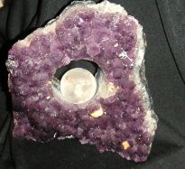 Centerstein Amethyst mit innen beleuchtetem Bergkristall